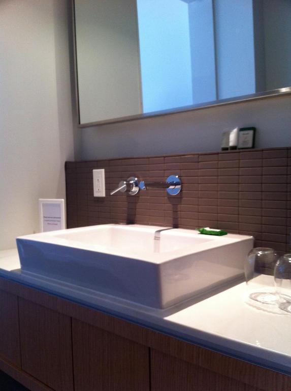 Hotel Ocho Toronto Bagian luar foto