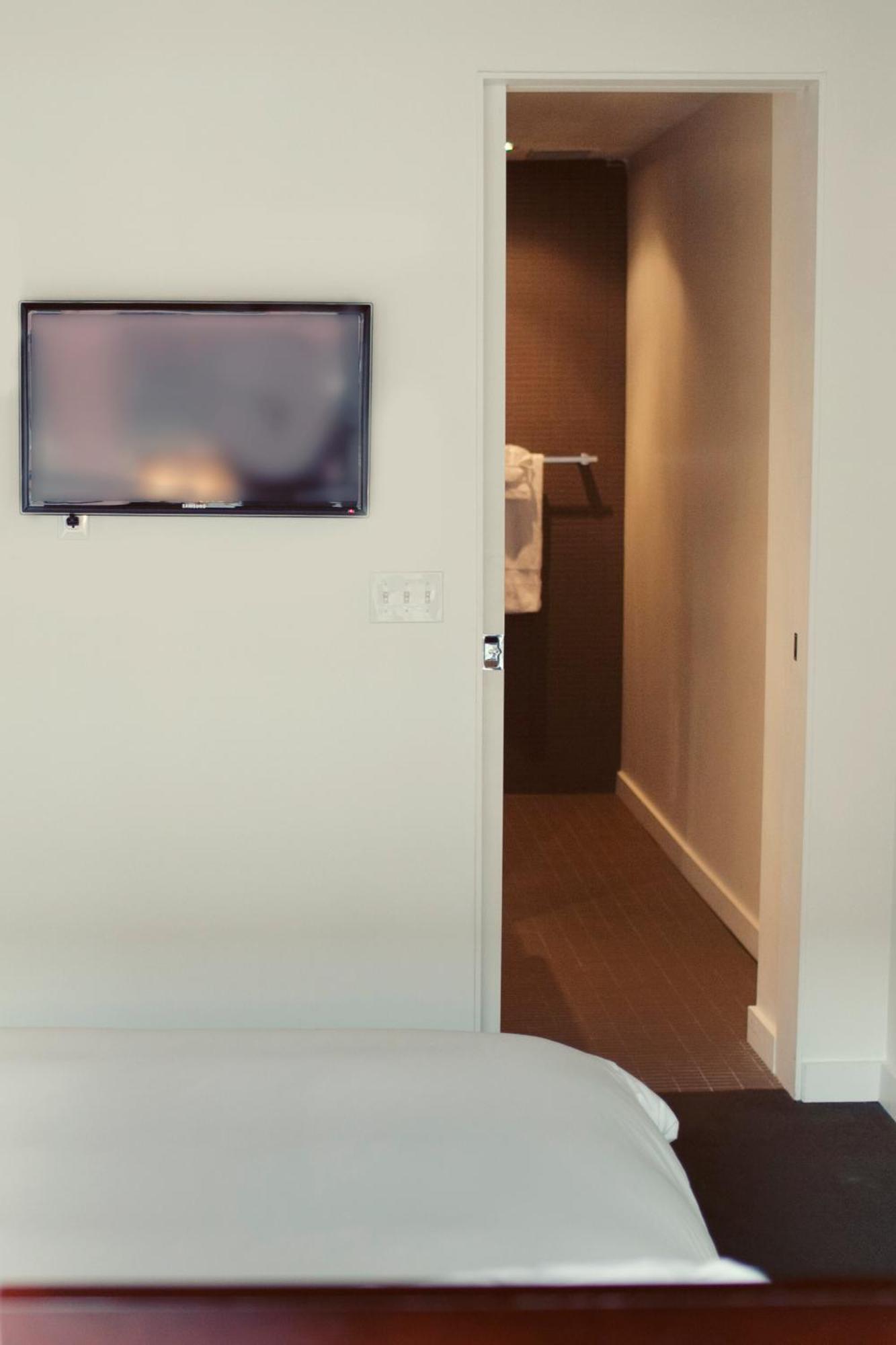 Hotel Ocho Toronto Bagian luar foto