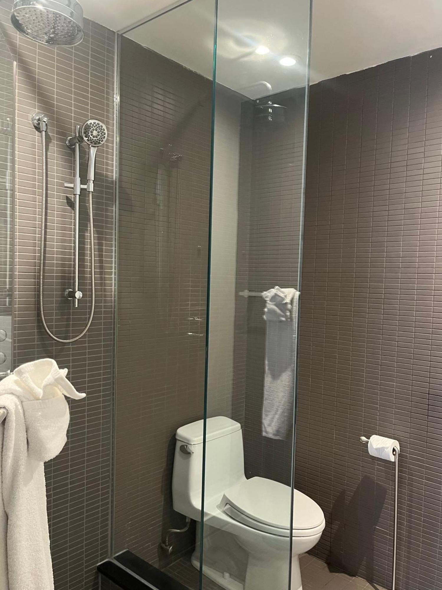 Hotel Ocho Toronto Bagian luar foto