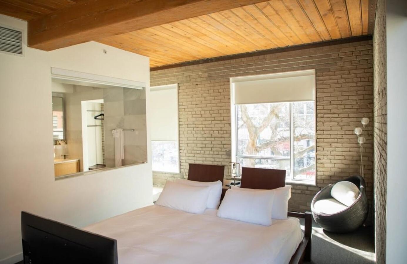 Hotel Ocho Toronto Bagian luar foto