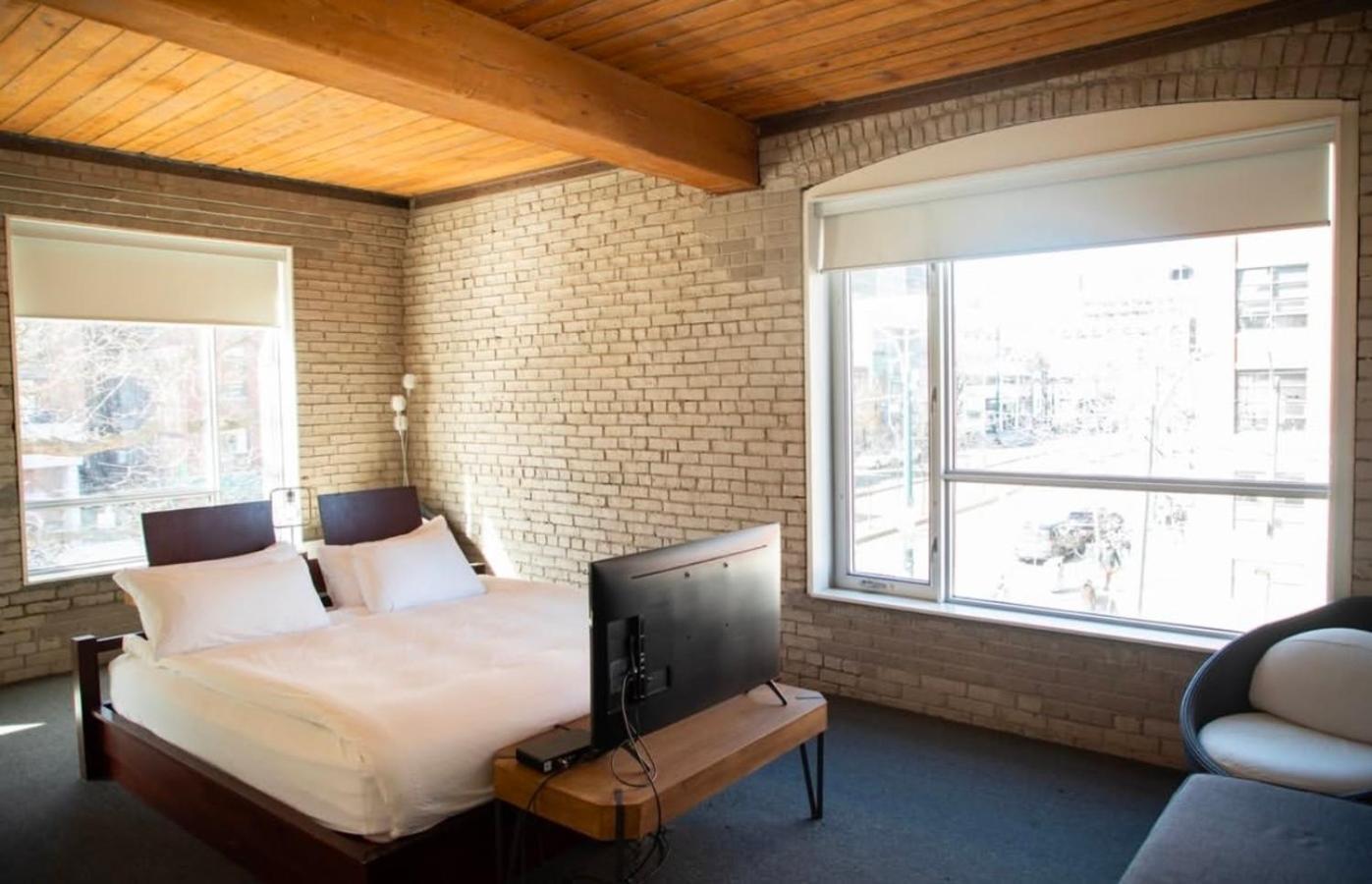 Hotel Ocho Toronto Bagian luar foto