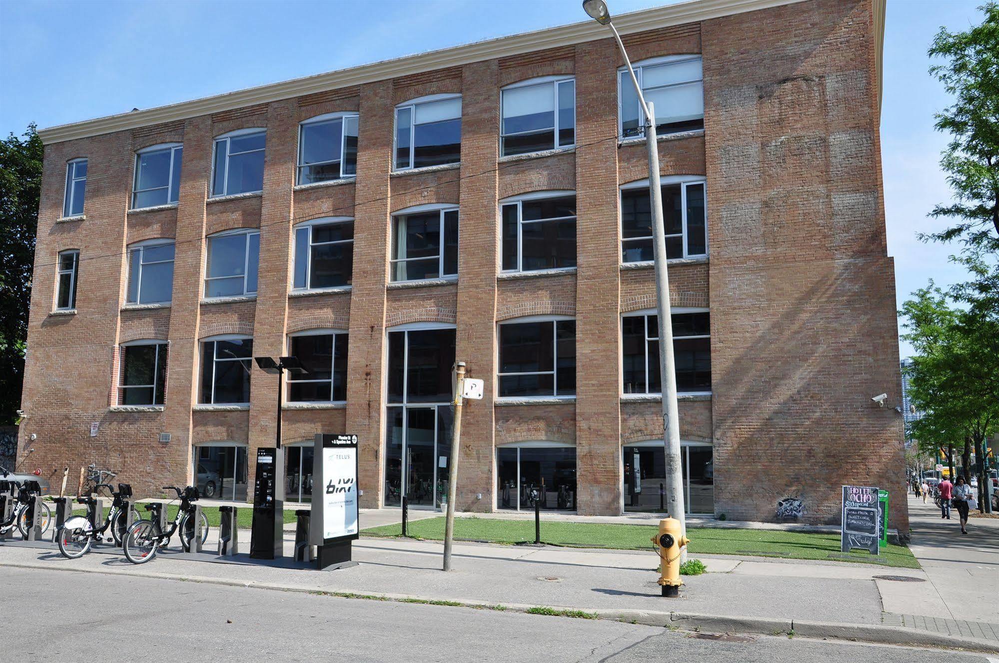 Hotel Ocho Toronto Bagian luar foto