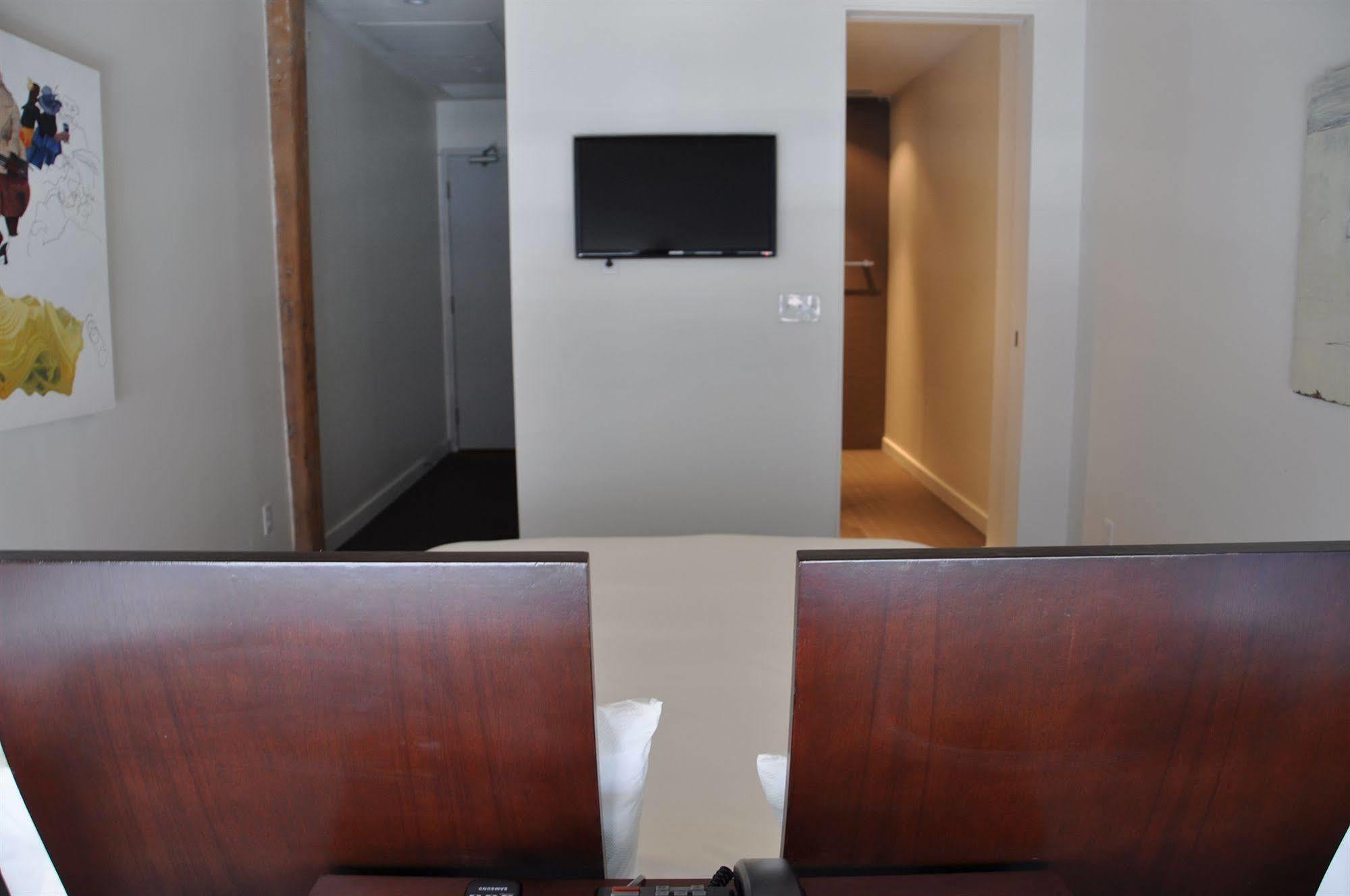 Hotel Ocho Toronto Bagian luar foto
