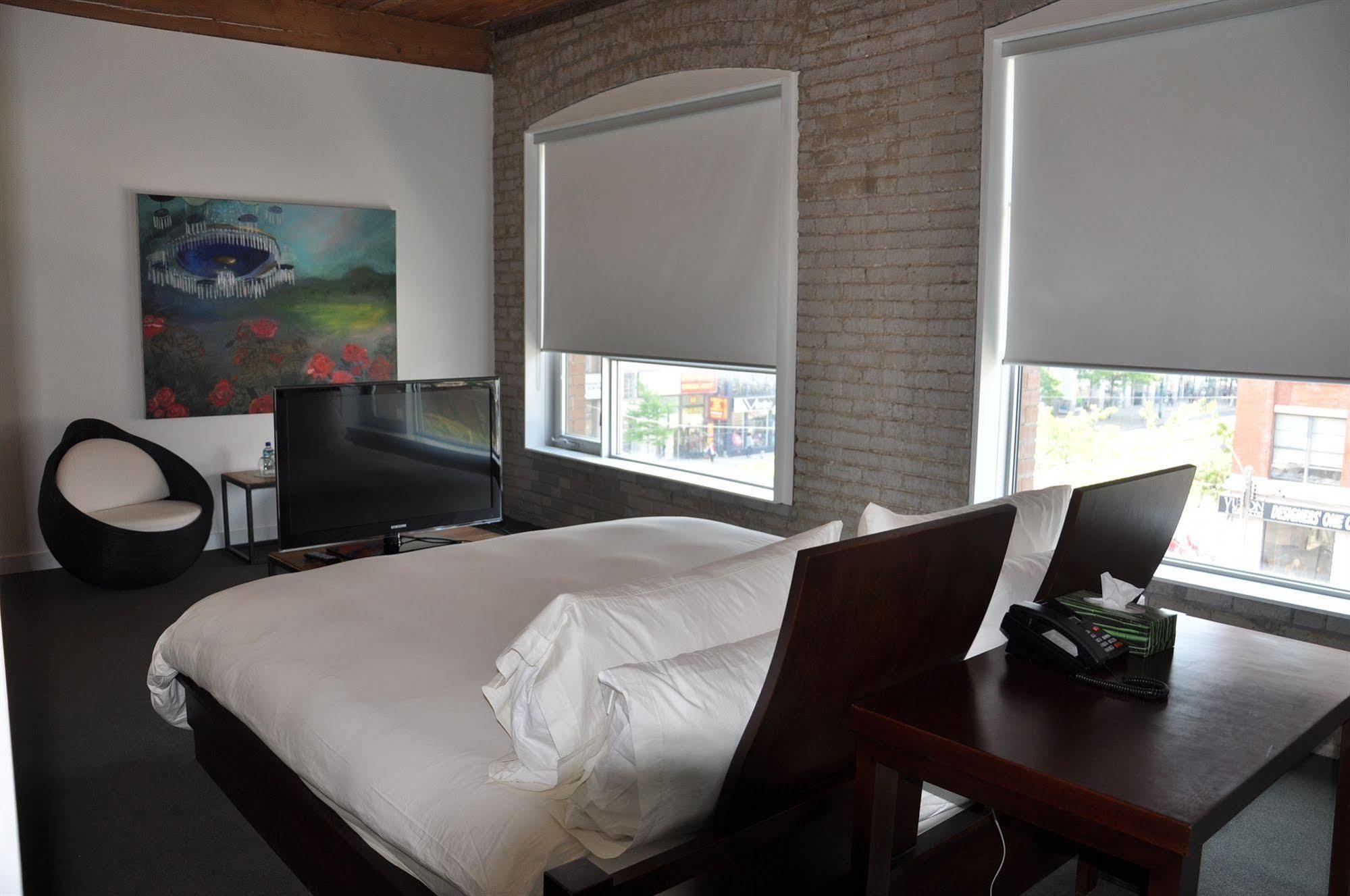 Hotel Ocho Toronto Bagian luar foto