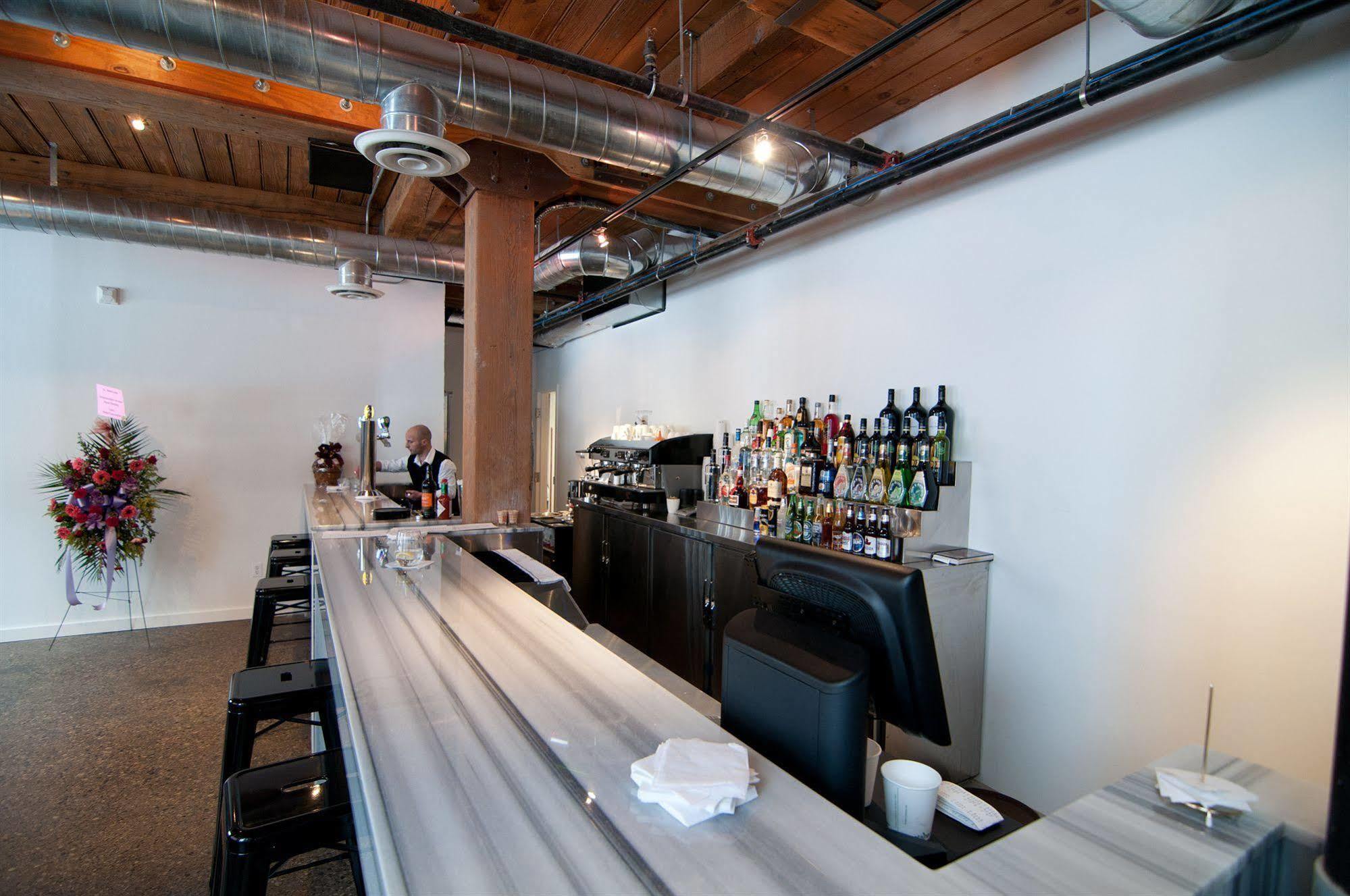 Hotel Ocho Toronto Bagian luar foto
